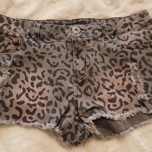 Gray leopard print shorts